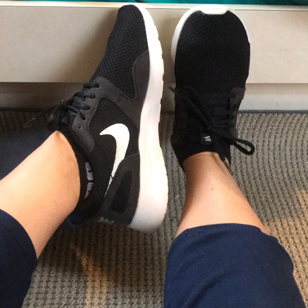 Nike kashi in black size 6.5 (kids 4.5)